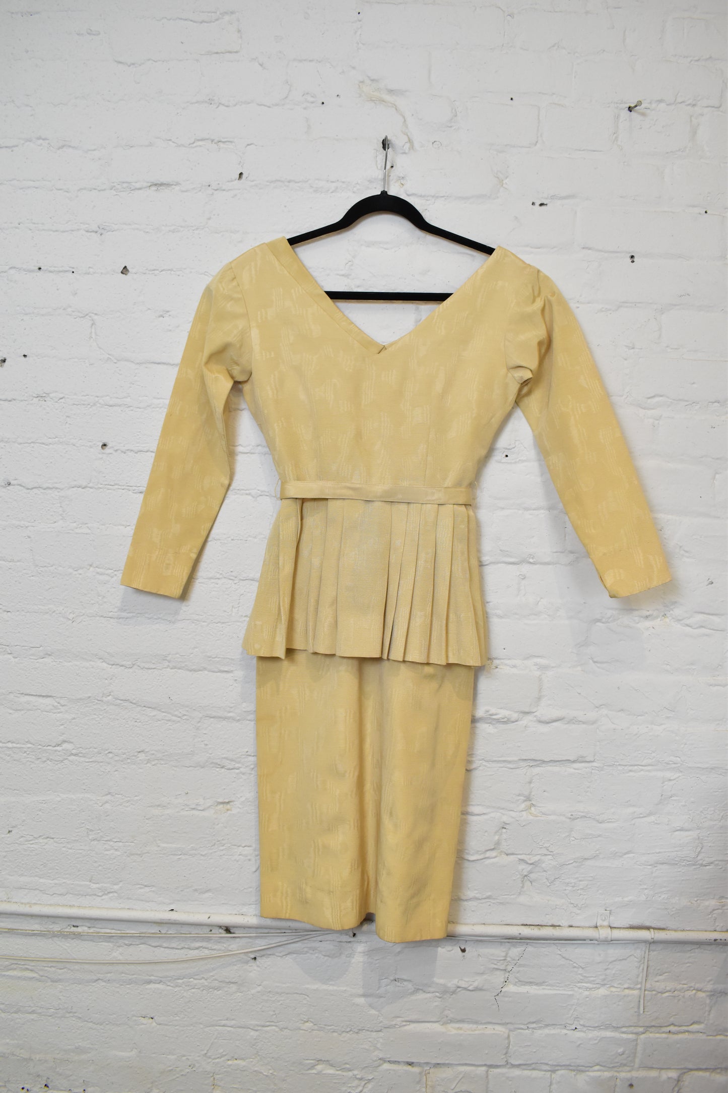 Vintage 1950s/1960s Cream Jacquard Wiggle Dress and Jacket