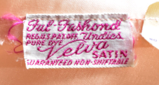 Vintage 1940s Fal Fashioned Peach Satin Pajamas Set
