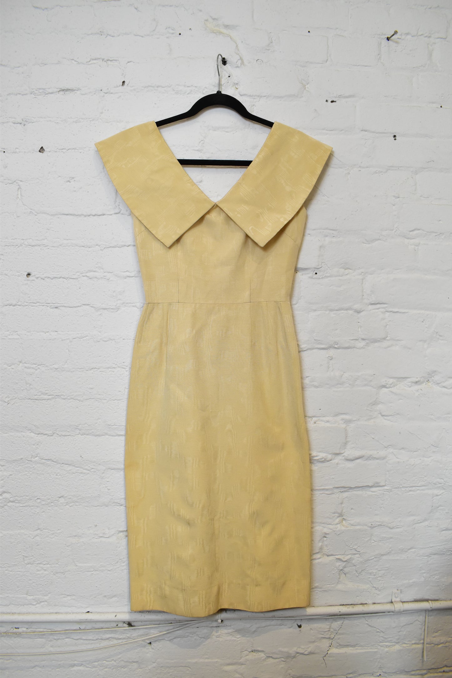 Vintage 1950s/1960s Cream Jacquard Wiggle Dress and Jacket