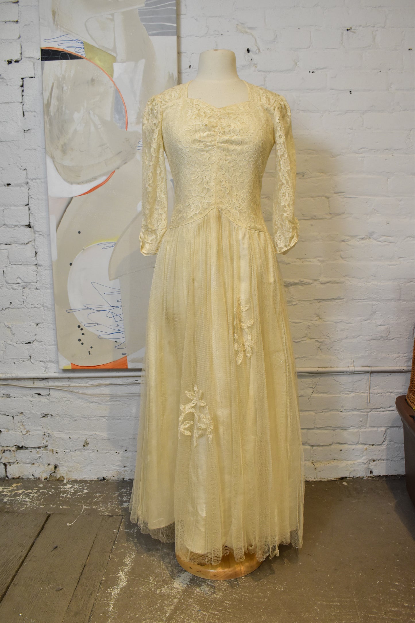 Vintage 1960's Ivory Lace and Tulle Long Sleeve Wedding Dress