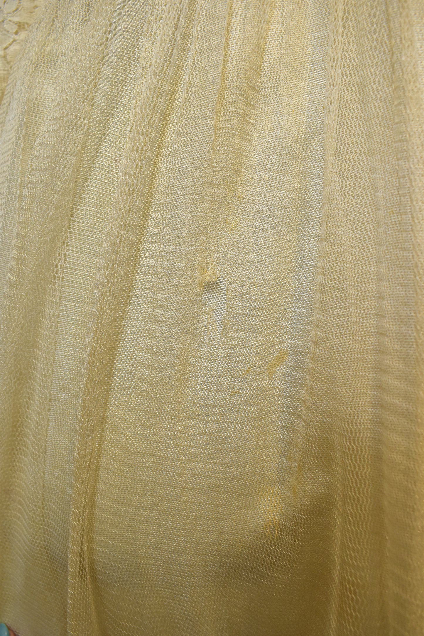 Vintage 1960's Ivory Lace and Tulle Long Sleeve Wedding Dress