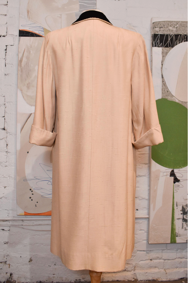 Vintage 1960s "L.C. Mae" Beige Light Coat