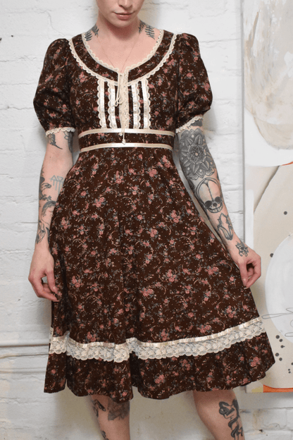 Vintage 1970s "Gunne Sax" Brown Floral Prairie Dress