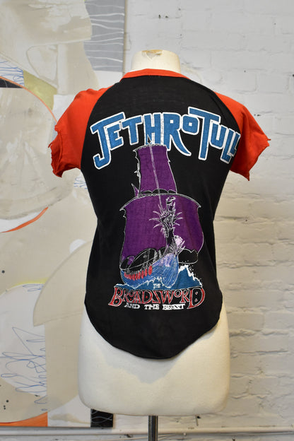 Vintage 1980s Jethro Tull Broadsword And The Beast Tour Concert Raglan T-shirt