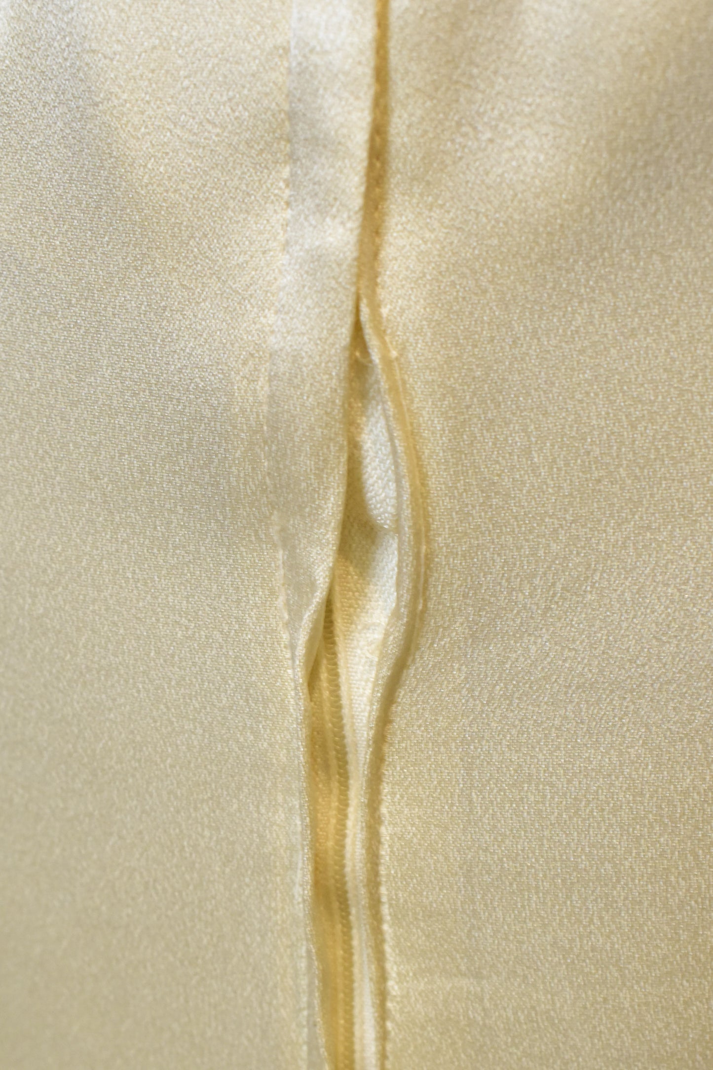 Vintage 1970s "Gunne Sax" Ivory Pearl Peasant Ruffle Gown Dress