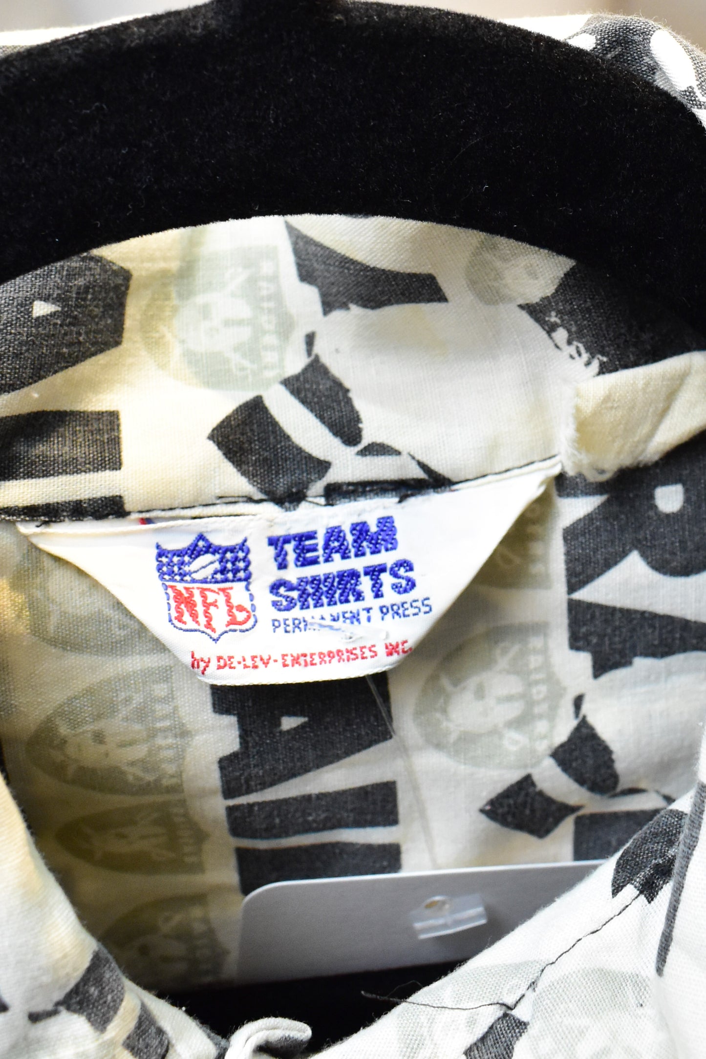Vintage 1970s Oakland Raiders NFL Printed Button Down Shirt