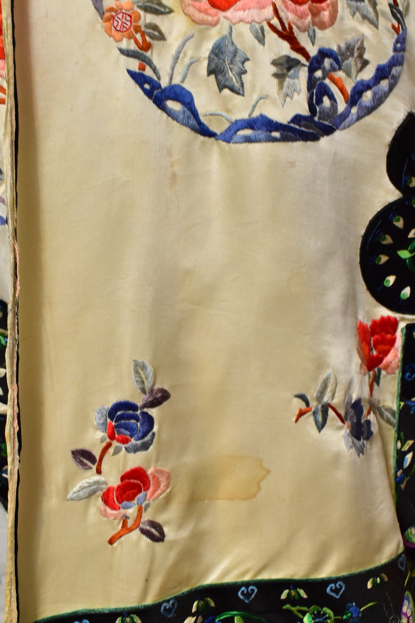 Vintage 1930s Silk Embroidered Chinese Robe