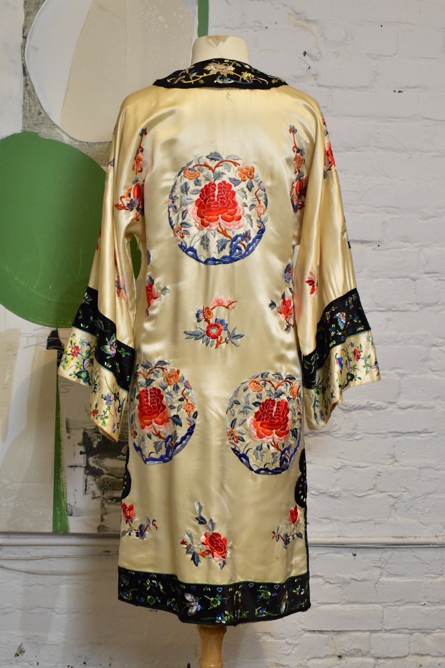 Vintage 1930s Silk Embroidered Chinese Robe