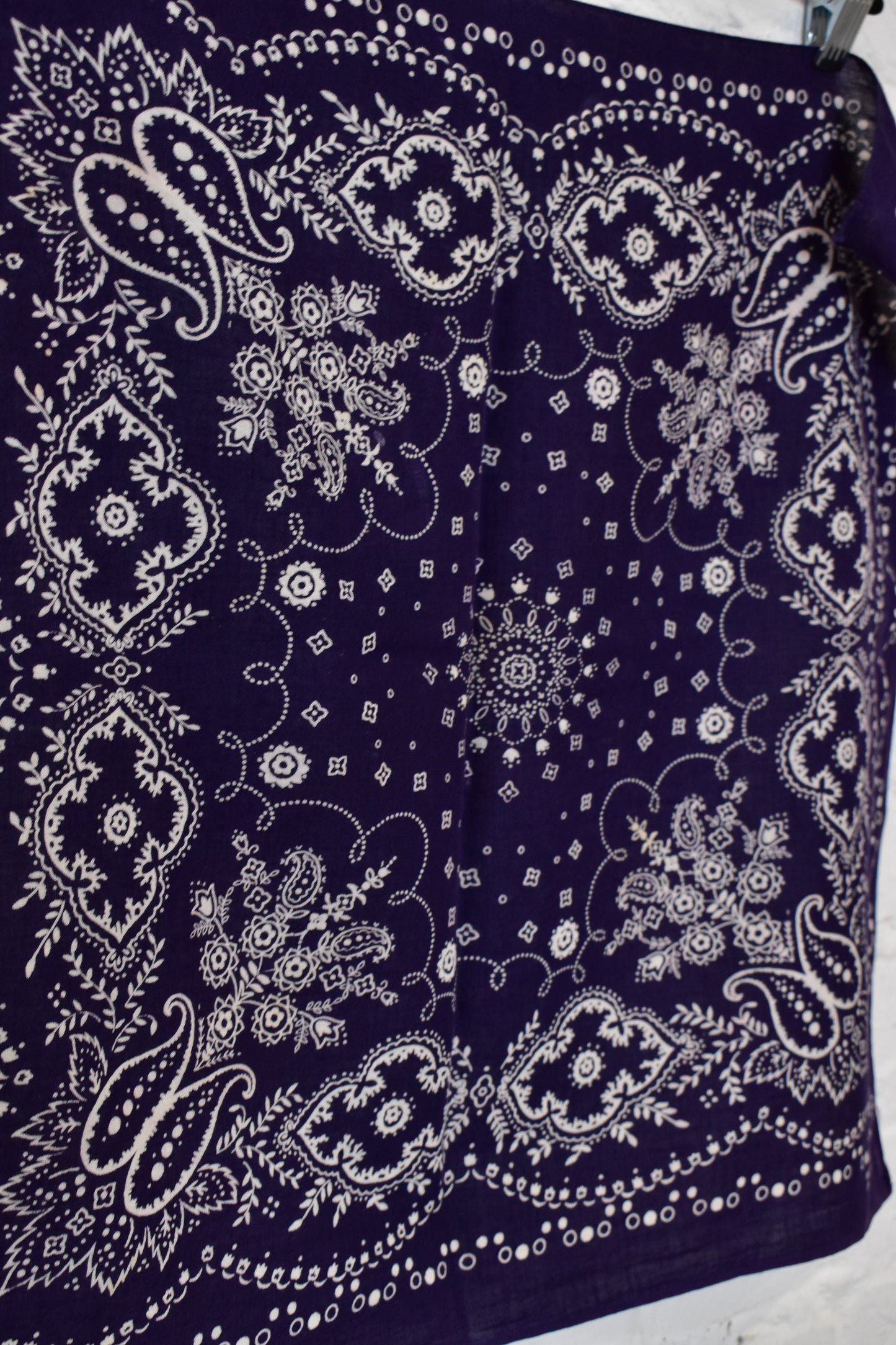 Vintage 1950s Navy Blue Trunk Up Bandana