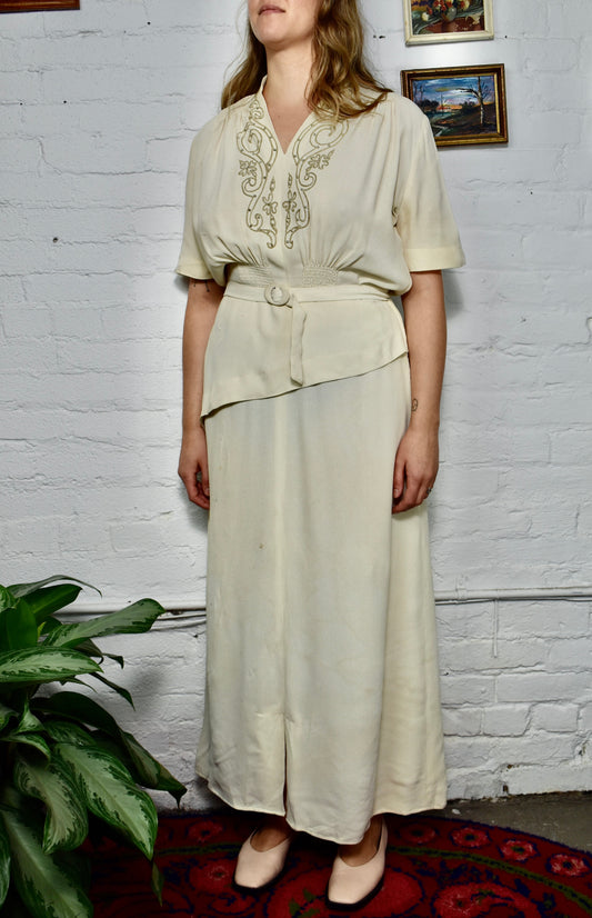 Vintage 1940's Cream Gown With Belt And Embroidery