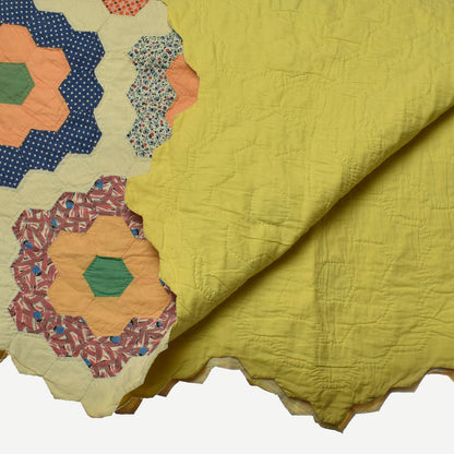 Vintage Hexagon Patterned Quilt