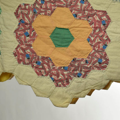 Vintage Hexagon Patterned Quilt