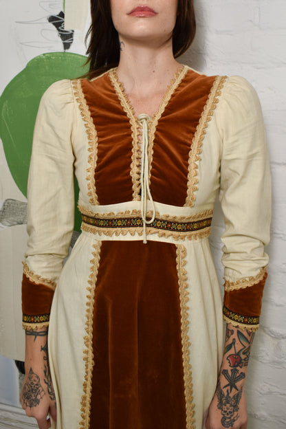 Vintage 1970's Medeival Gunne Sax Style Dress