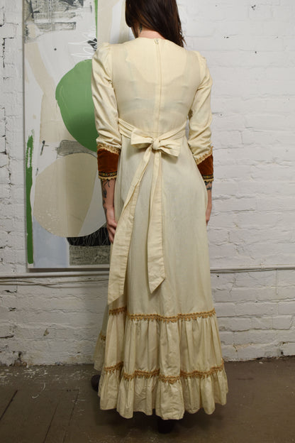 Vintage 1970's Medeival Gunne Sax Style Dress