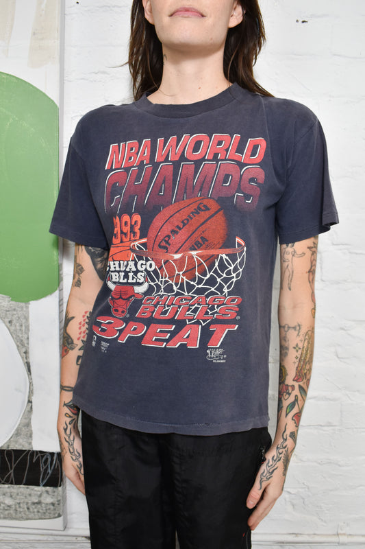 Vintage 90's "Chicago Bulls" 3 Peat NBA T-shirt