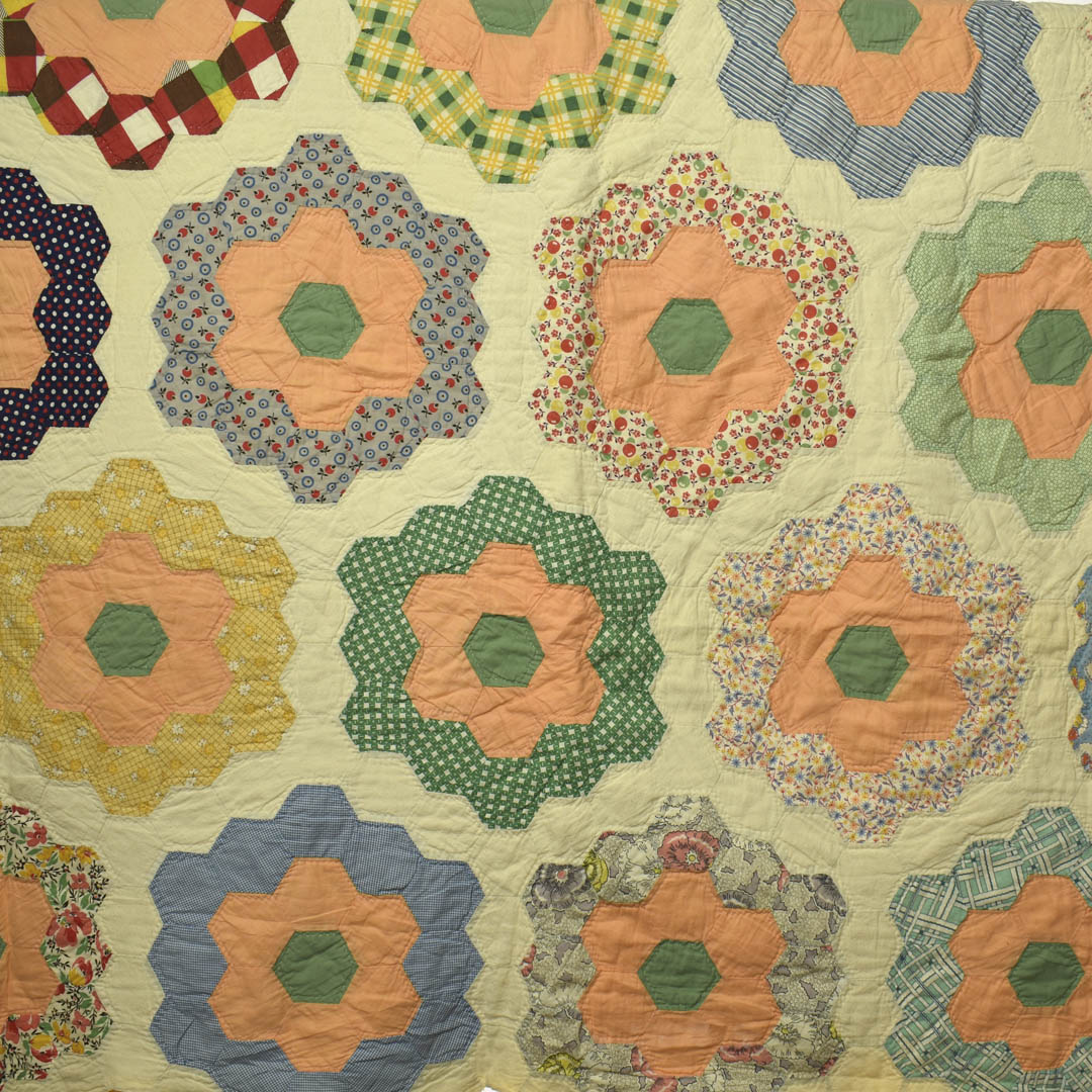 Vintage Hexagon Patterned Quilt