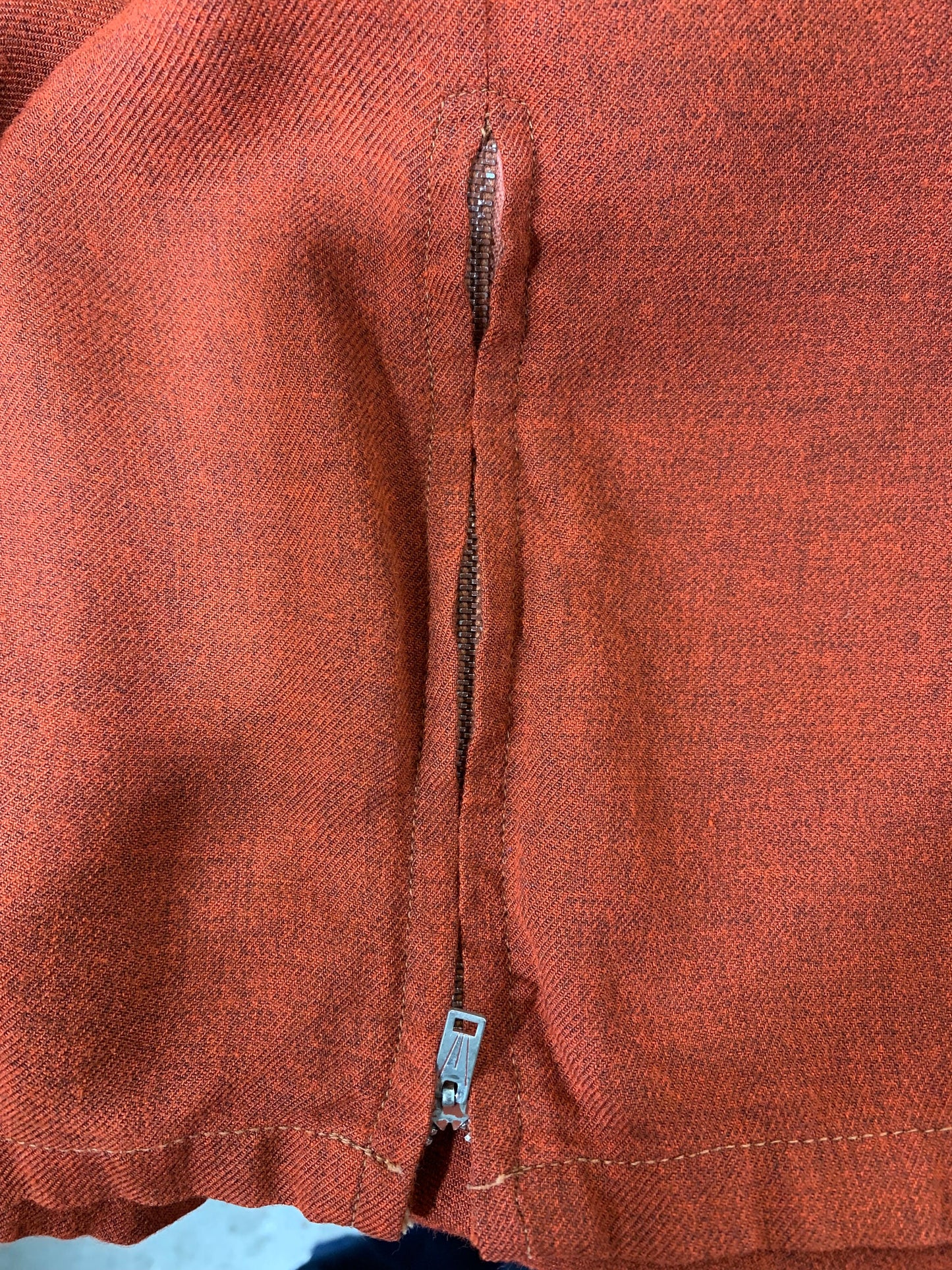 Vintage 40s 50s Pullover Men's Shirt - Rayon Gabardine - Size Zip at Hem - Open Collar - Da Vinci California Brand