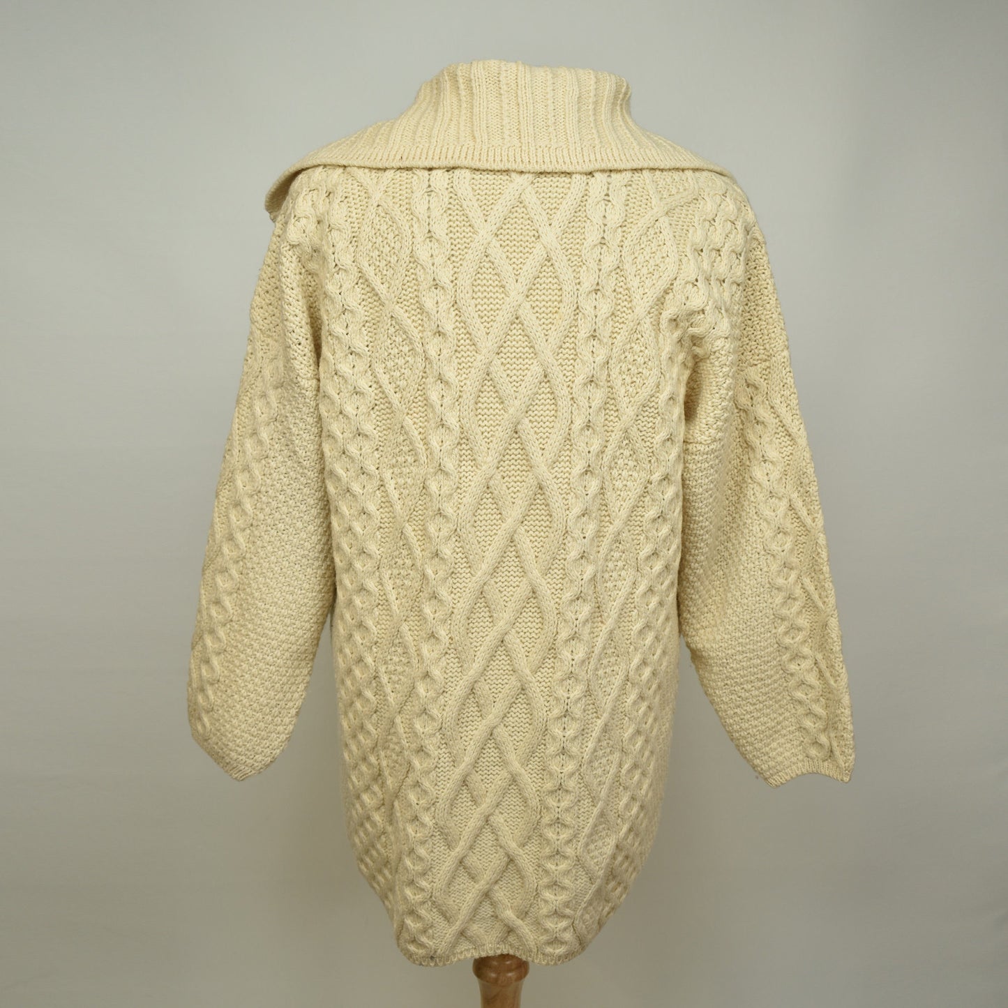 Vintage 70s Aran Irish Knit Long Cardigan Sweater by Pallas - Handloomed in Ireland - Wood Toggle Buttons - Deep Pockets