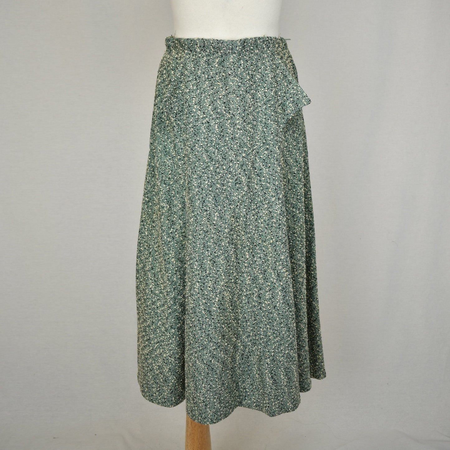 Vintage 40s Boucle Knit Skirt Suit - Cropped Raglan Sleeve Jacket with Contrast Collar & Cuff - 3/4 Length A Line Skirt with Pocket Detail