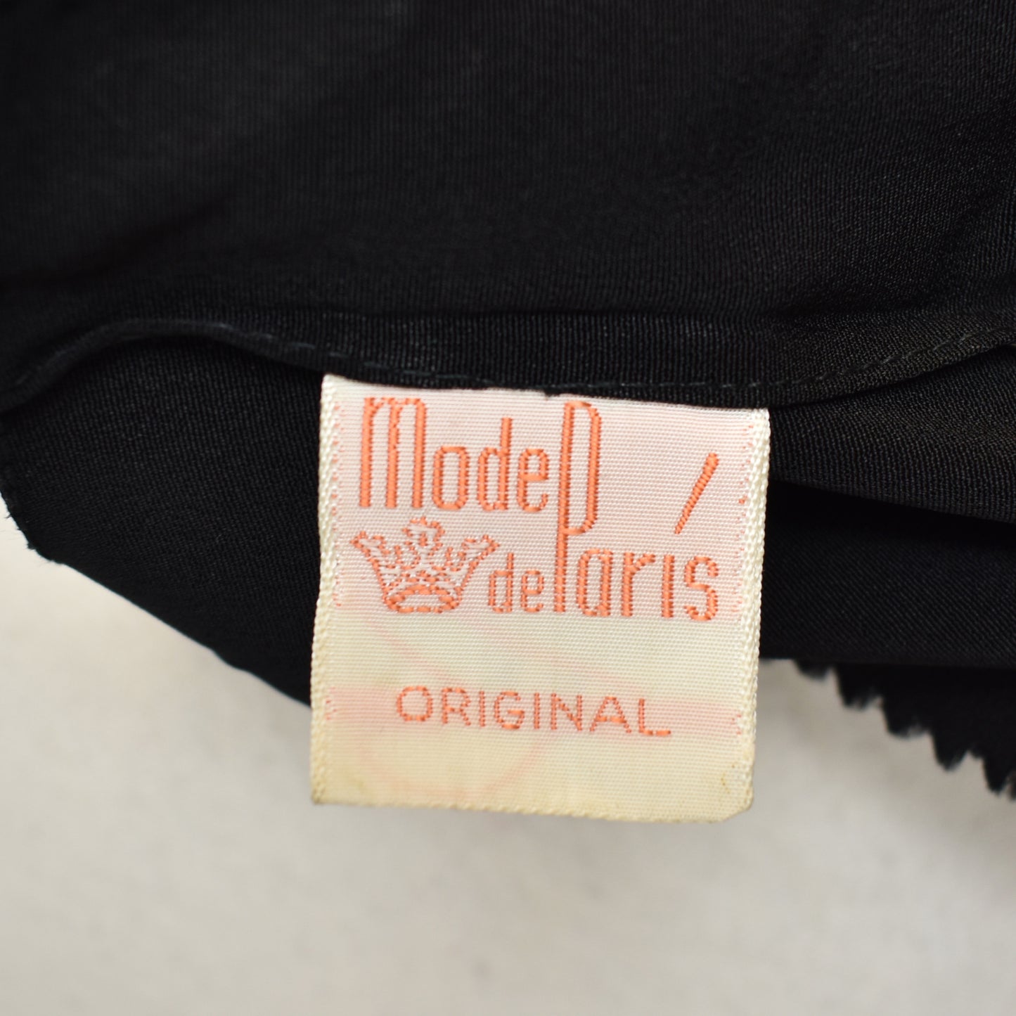 Vintage 40s Blouse - Mode de Paris Brand - Beautiful Condition - Incredible Detail on Neckline - Full Sleeve