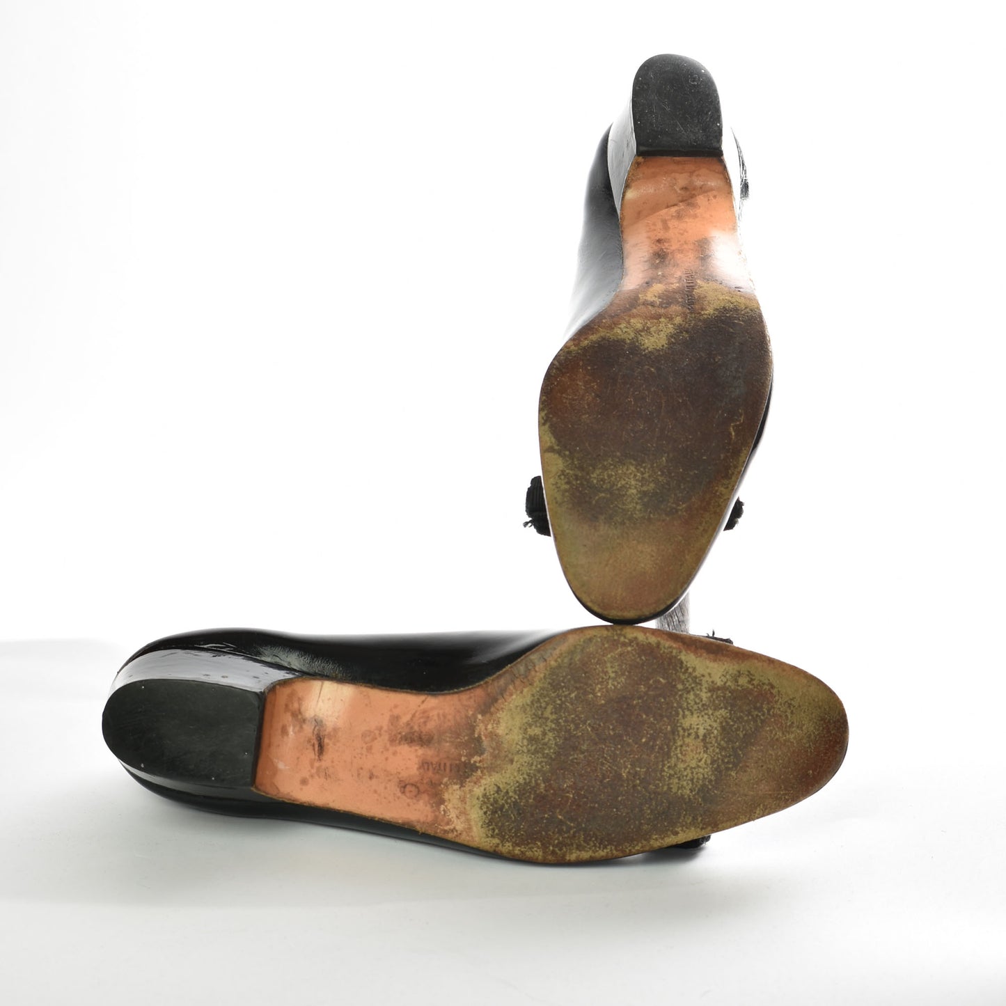 Salvatore Ferragamo Vara 9N Black Patent Pumps 30mm Heels Gold Bow Size 81/2 AAA