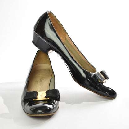 Salvatore Ferragamo Vara 9N Black Patent Pumps 30mm Heels Gold Bow Size 81/2 AAA