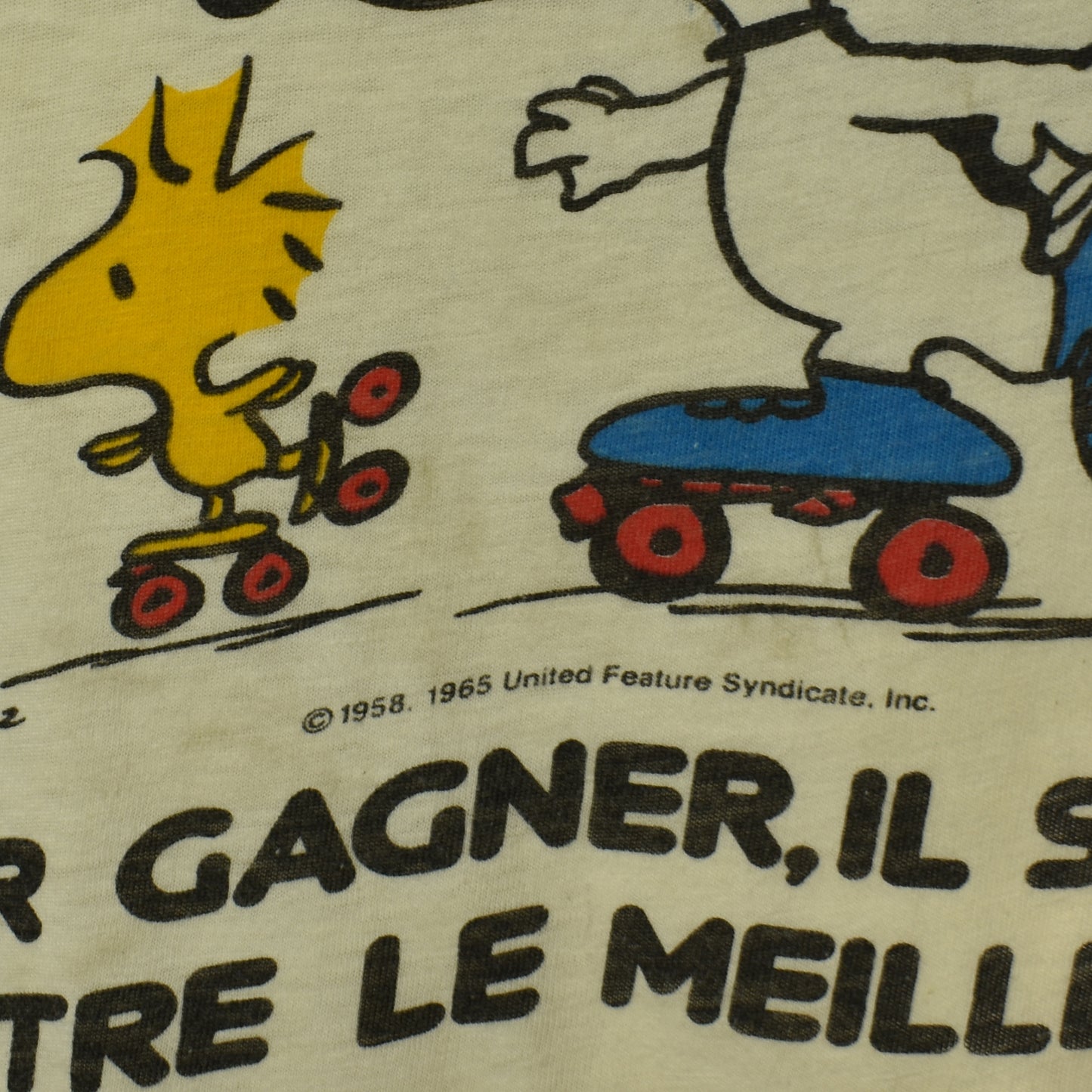 Vintage Cute Single Stitch Snoopy Roller Skating "Pour gagner, il suffit d'etre le meilleur" Graphic Screen Stars Tee
